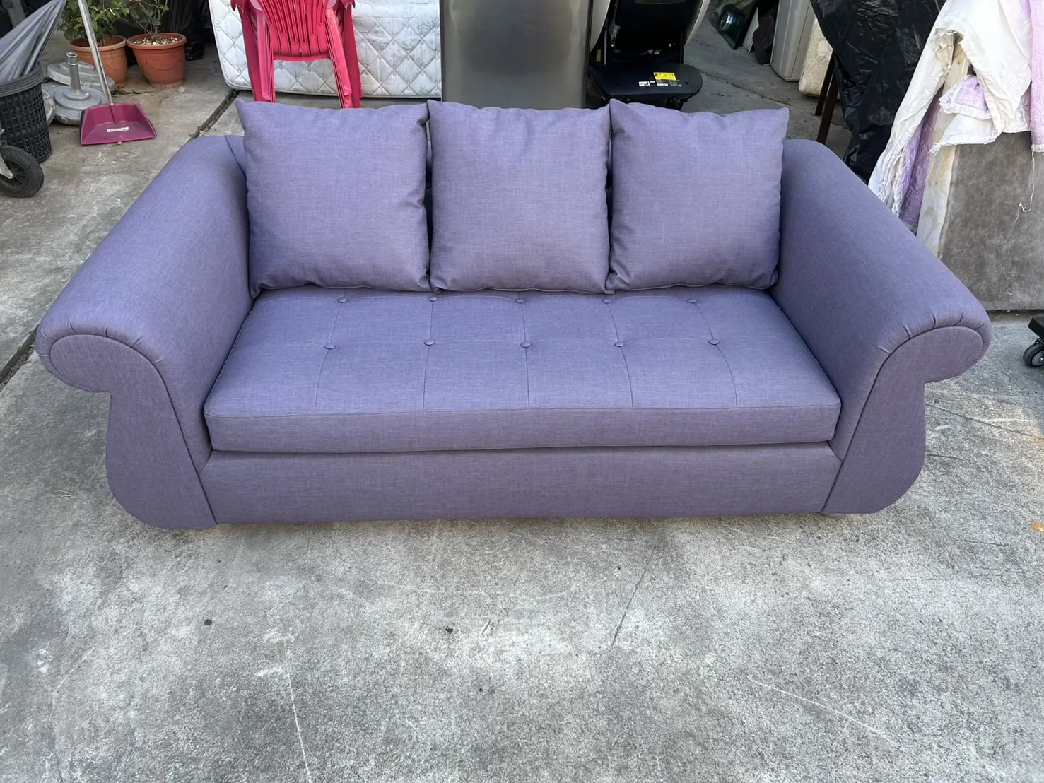 三人貓抓皮沙發＄5800