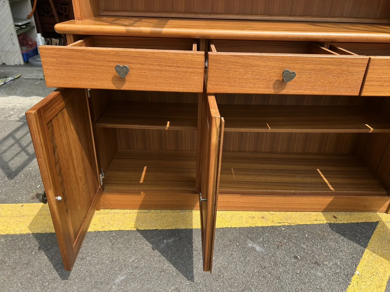 詩肯柚木餐櫃＄13800