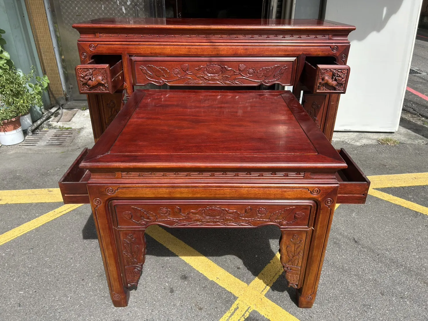 花梨木神桌 附桌面玻璃＄12500