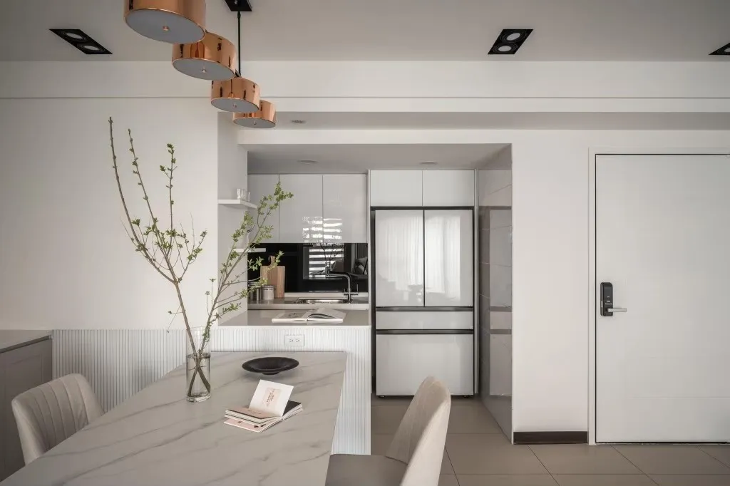 租屋族最愛！新竹風琴簾免打洞安裝指南 ｜妮可窗簾