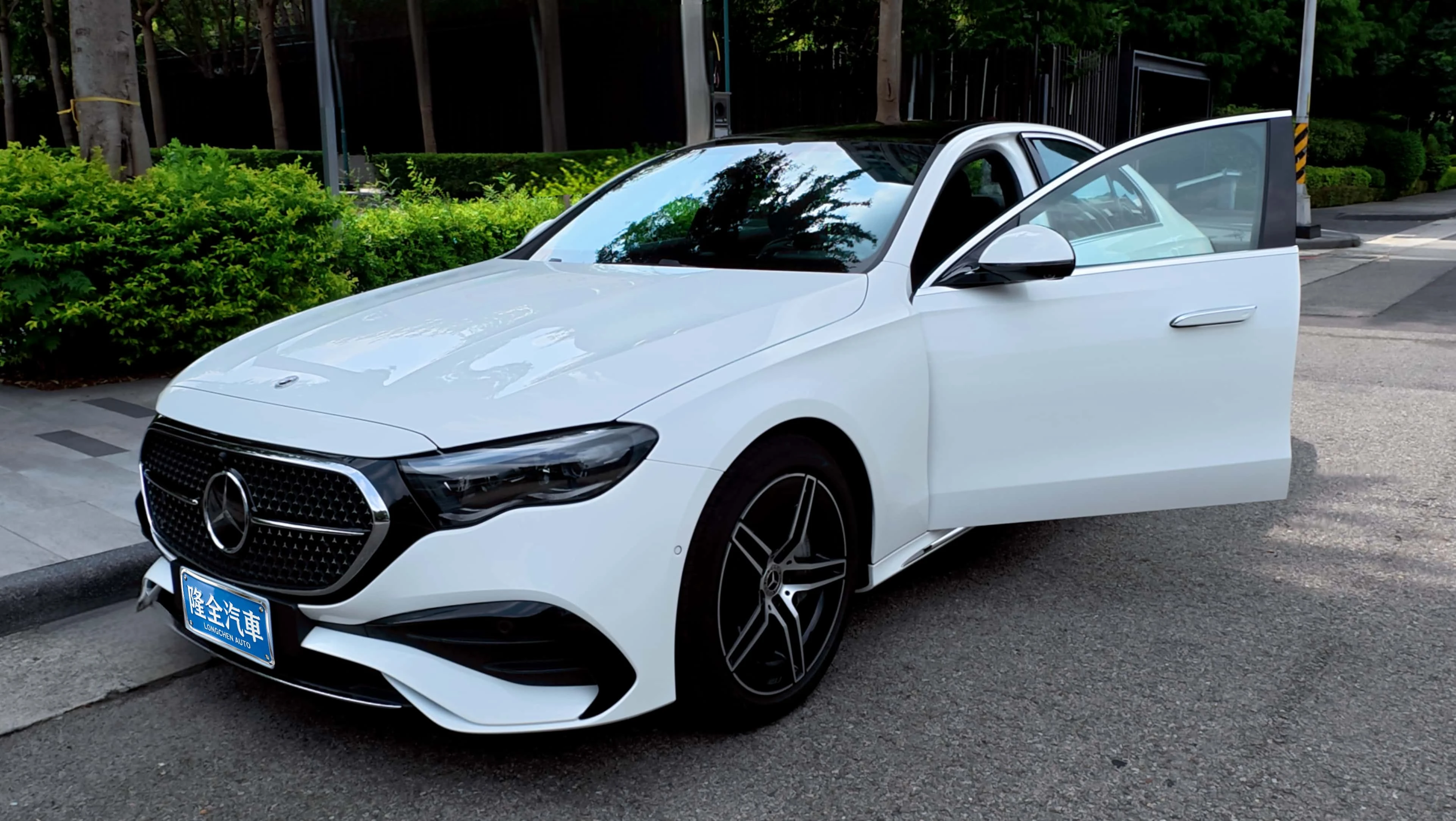2024 M-Benz E300 4MATIC (W214) #2735 