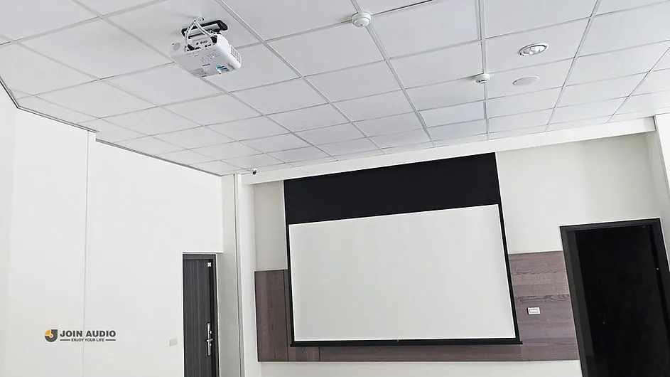Peavey Speaker & Epson Projector