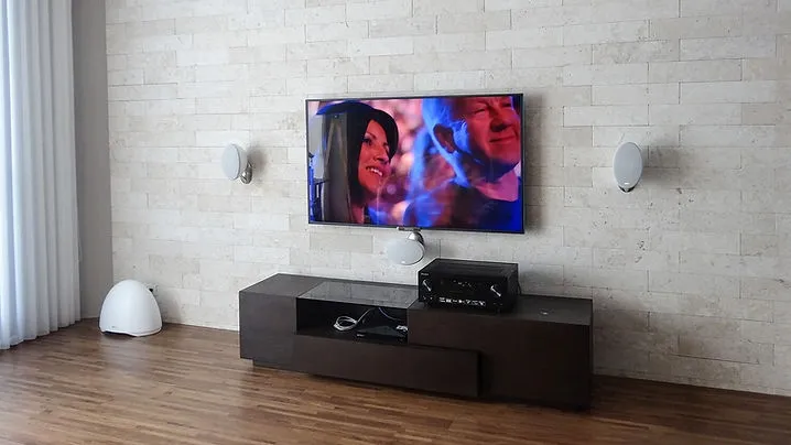 KEF E305