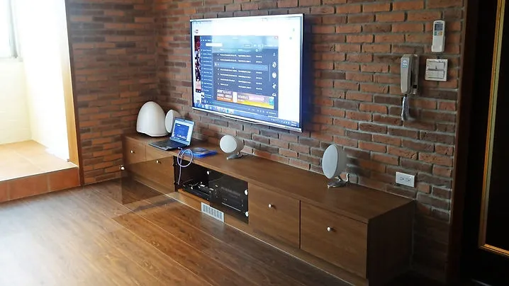 KEF E305
