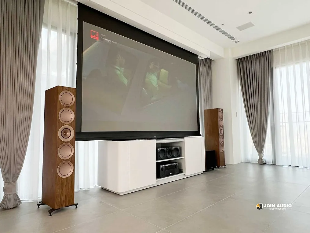 KEF R11