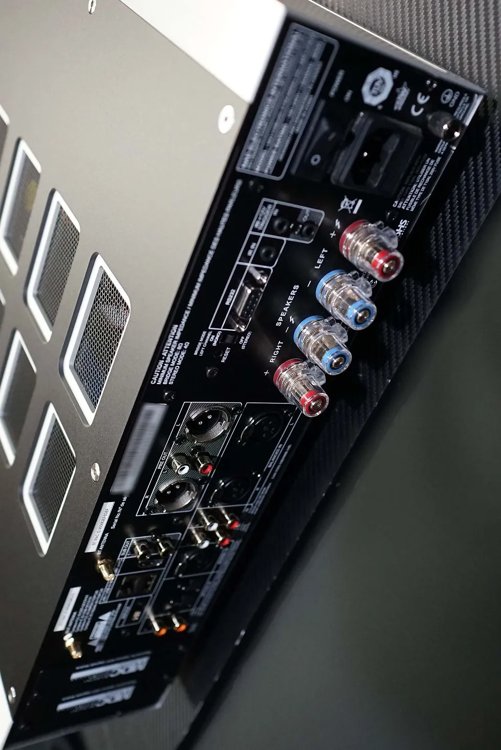  NAD M33 V2 BluOS 串流旗艦綜合擴大機