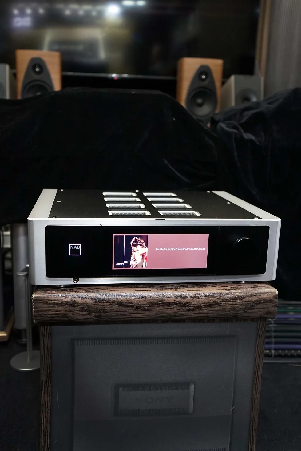  NAD M33 V2 BluOS 串流旗艦綜合擴大機