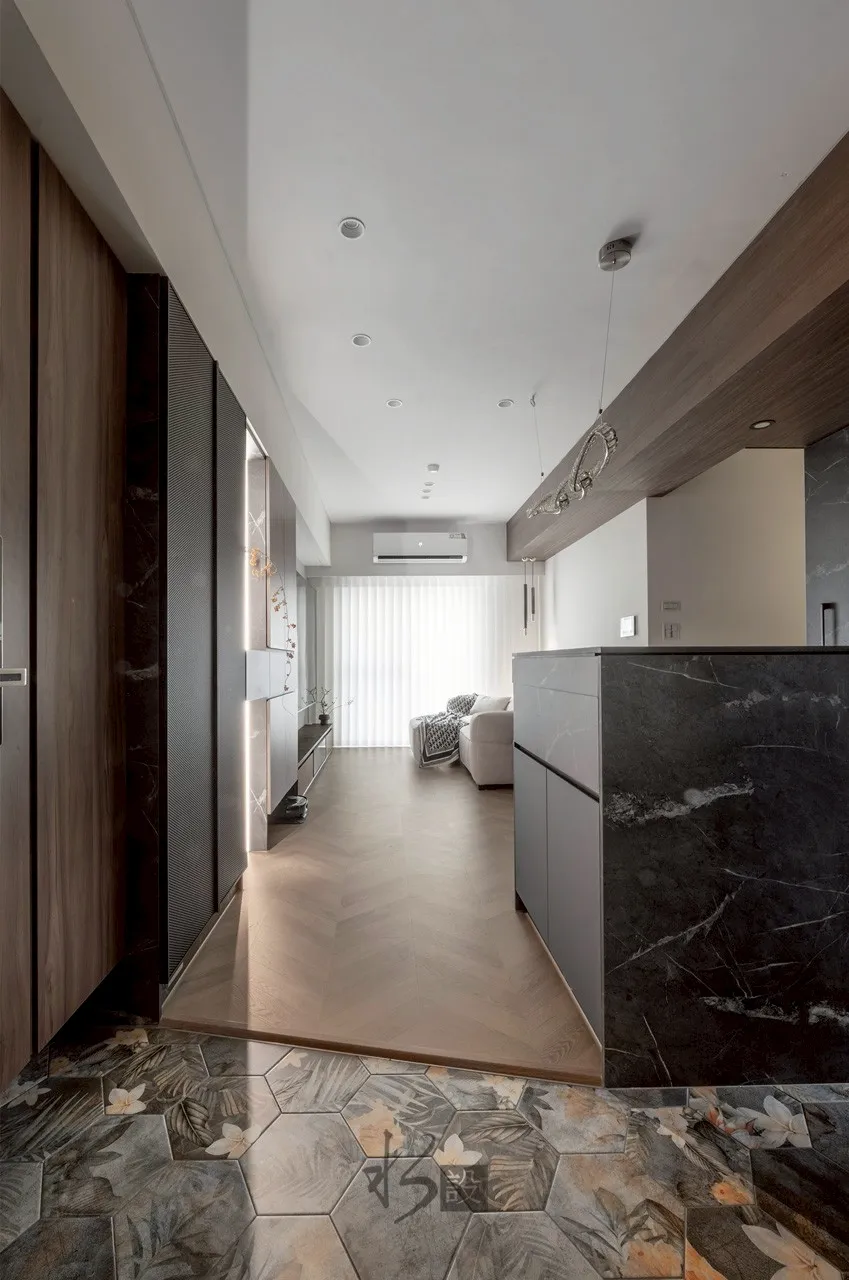 室內裝修的「玄關」其實是整個家的第一印象，也是機能與美感兼具的重要區域。