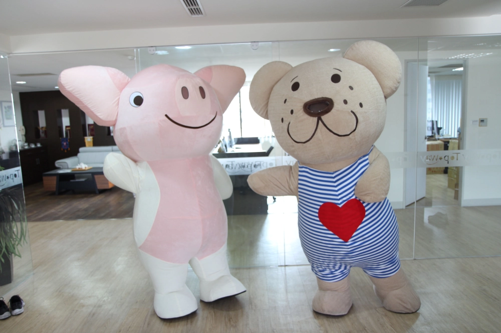IKEA (Pig & Bear)