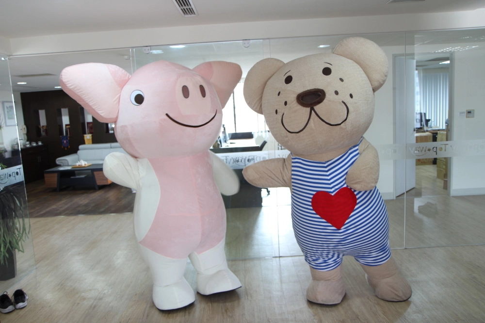 IKEA (Pig & Bear)