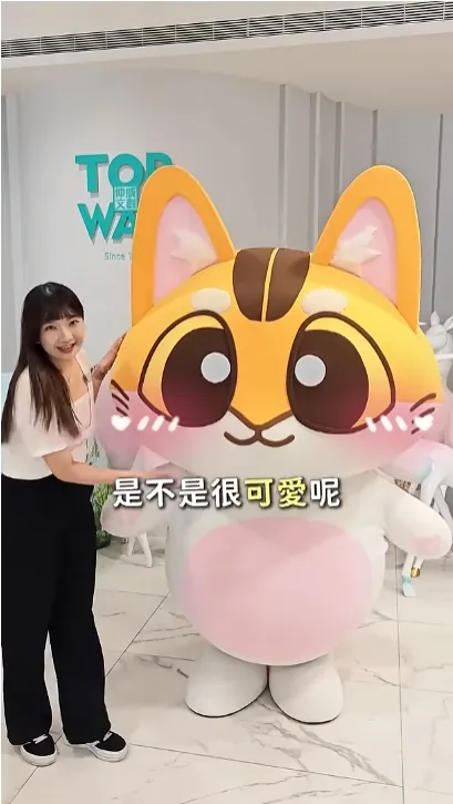 How Does a Mascot Move With Such a Big Head?! Test