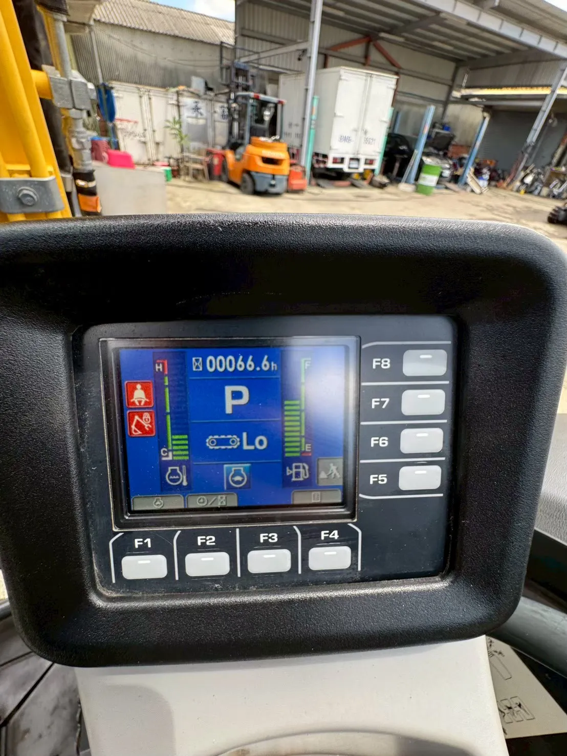 KOMATSU PC30MR-52016y 67h