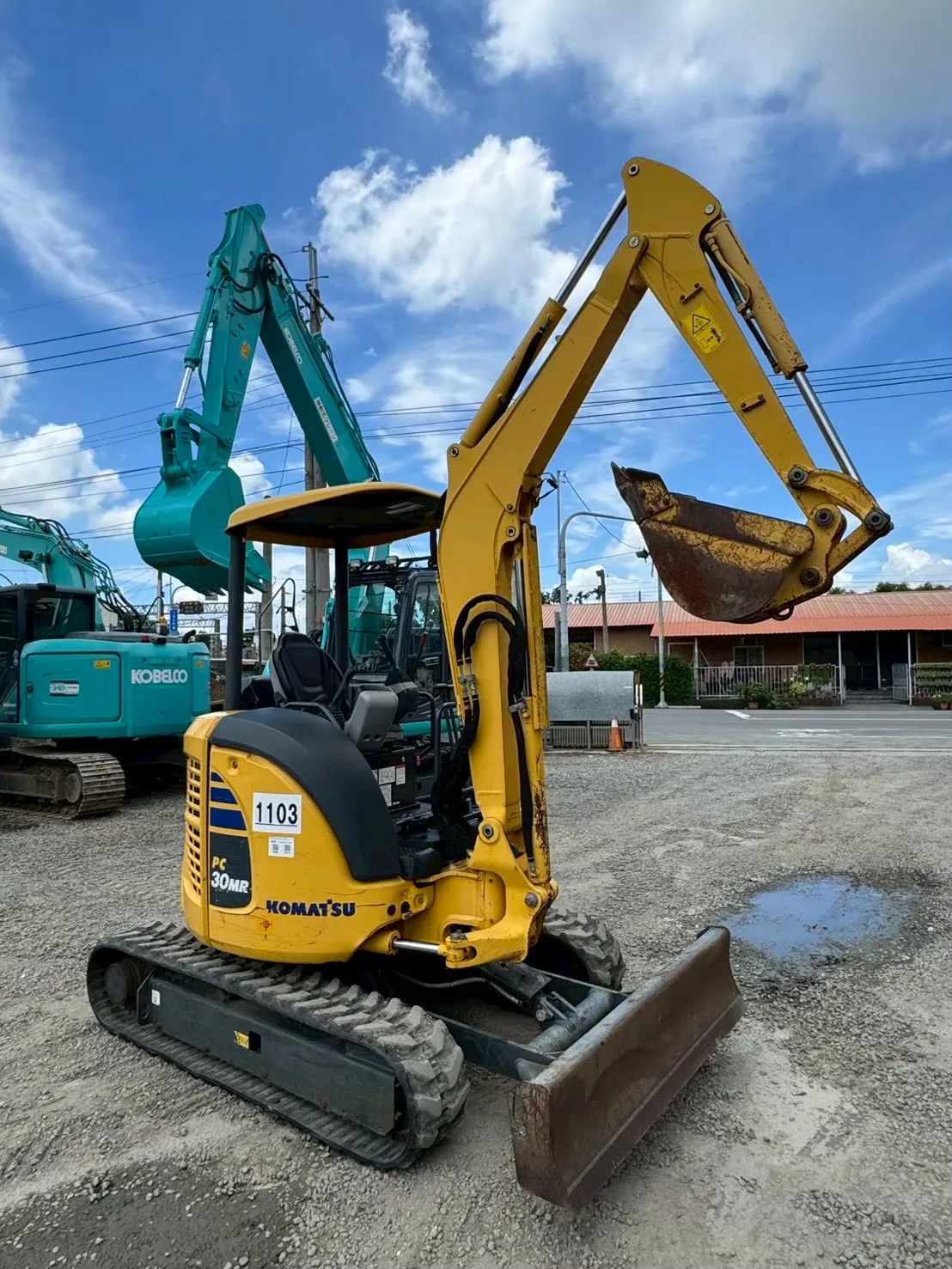 KOMATSU PC30MR-52016y 67h