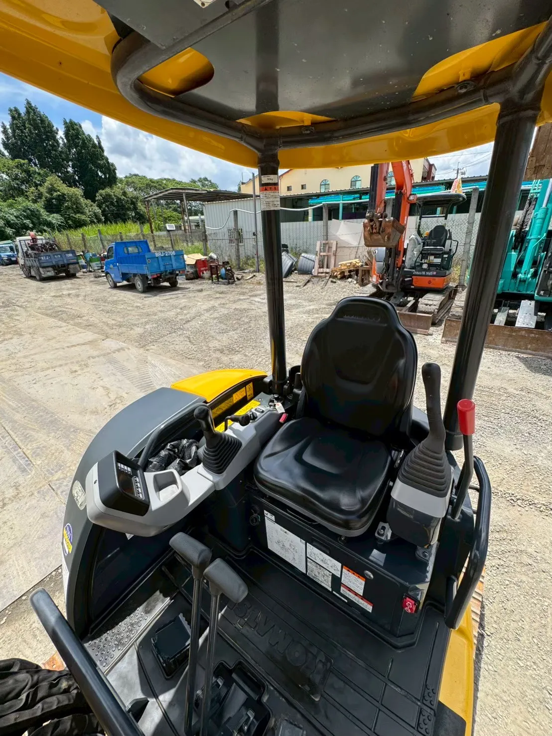 KOMATSU PC30MR-52023y 604h