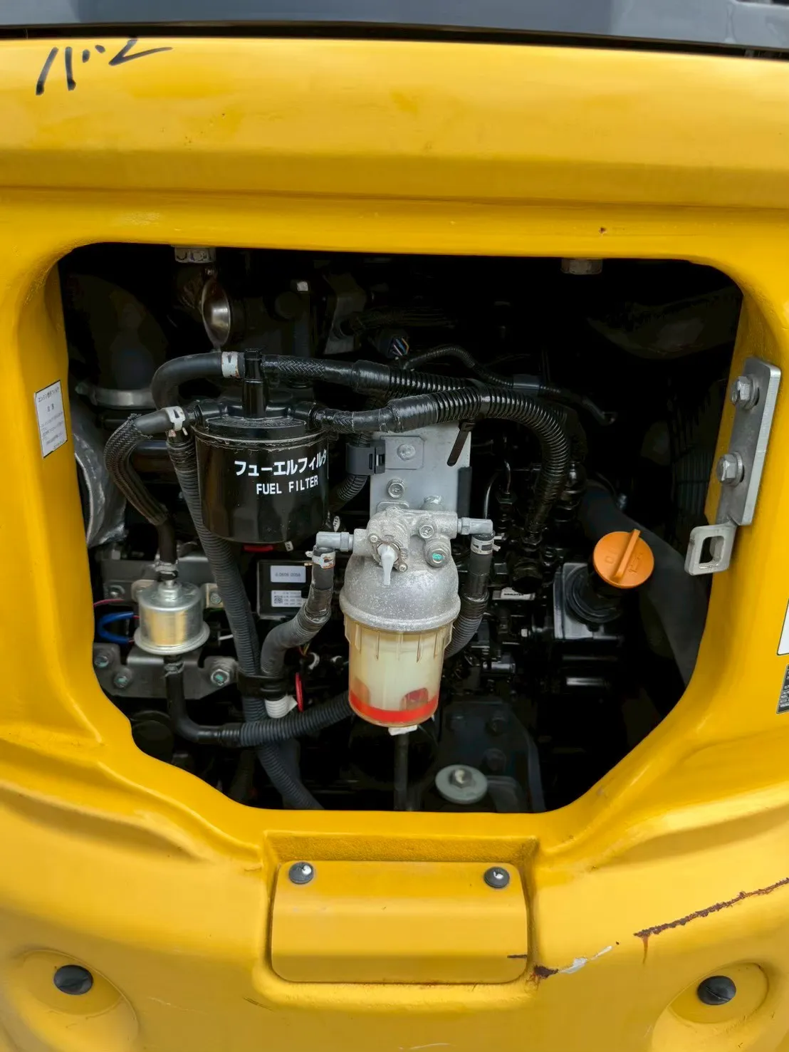 KOMATSU PC30MR-52016y 67h