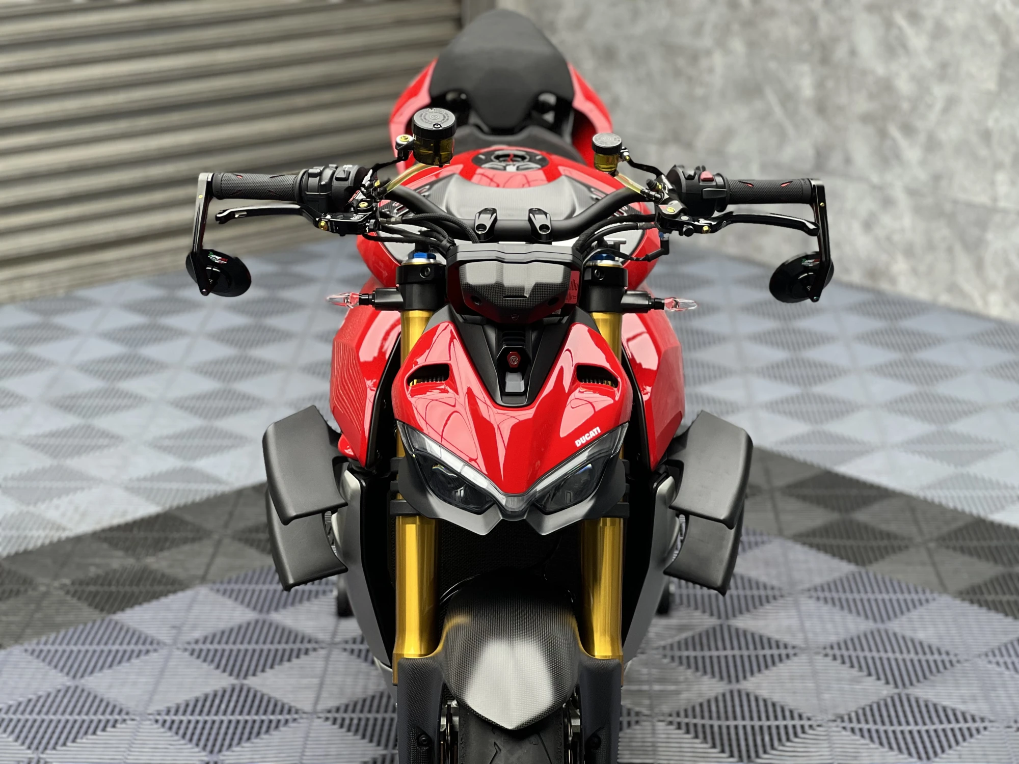 DUCATI STREET FIGHTER V4S 鍍膜施工