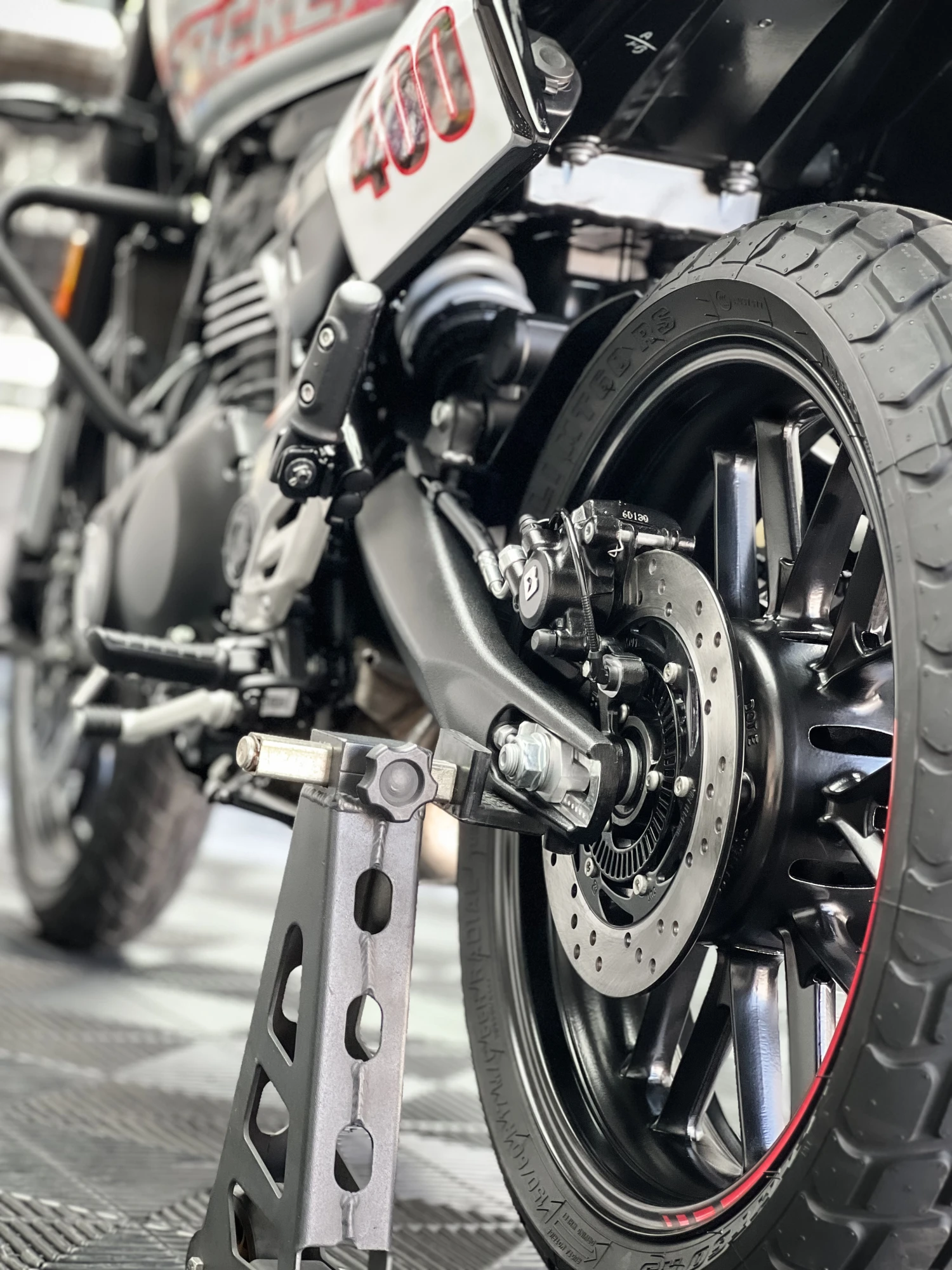 TRIUMPH TRACKER 400 鍍膜施工
