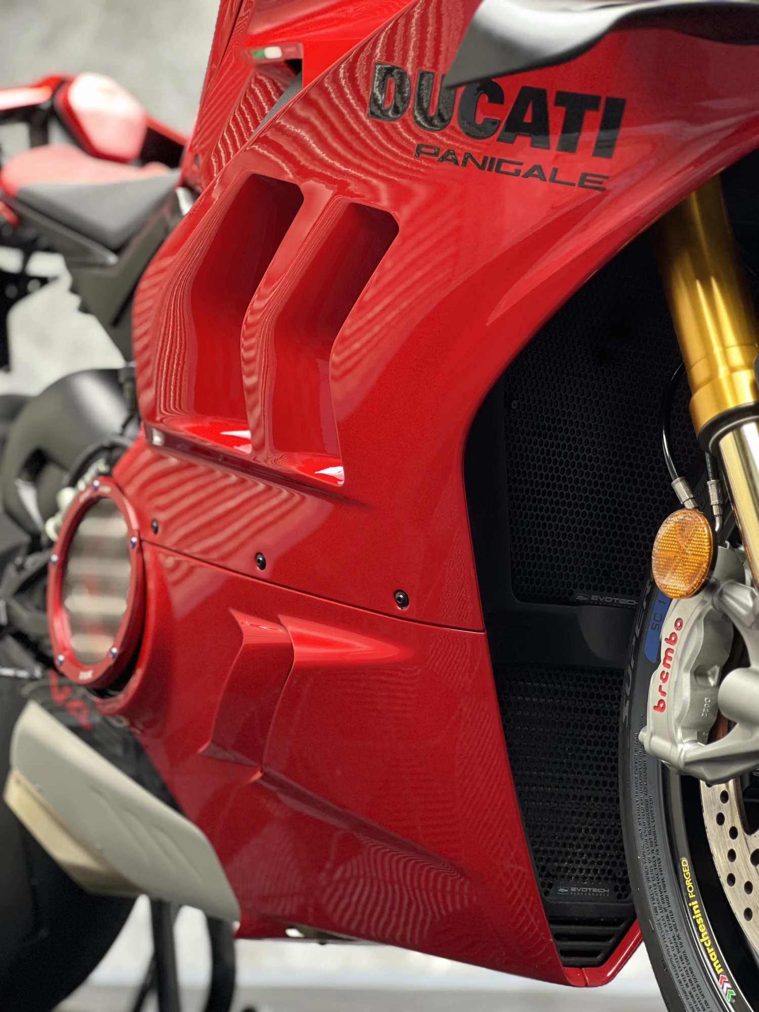 DUCATI PANIGALE V4S 鍍膜施工