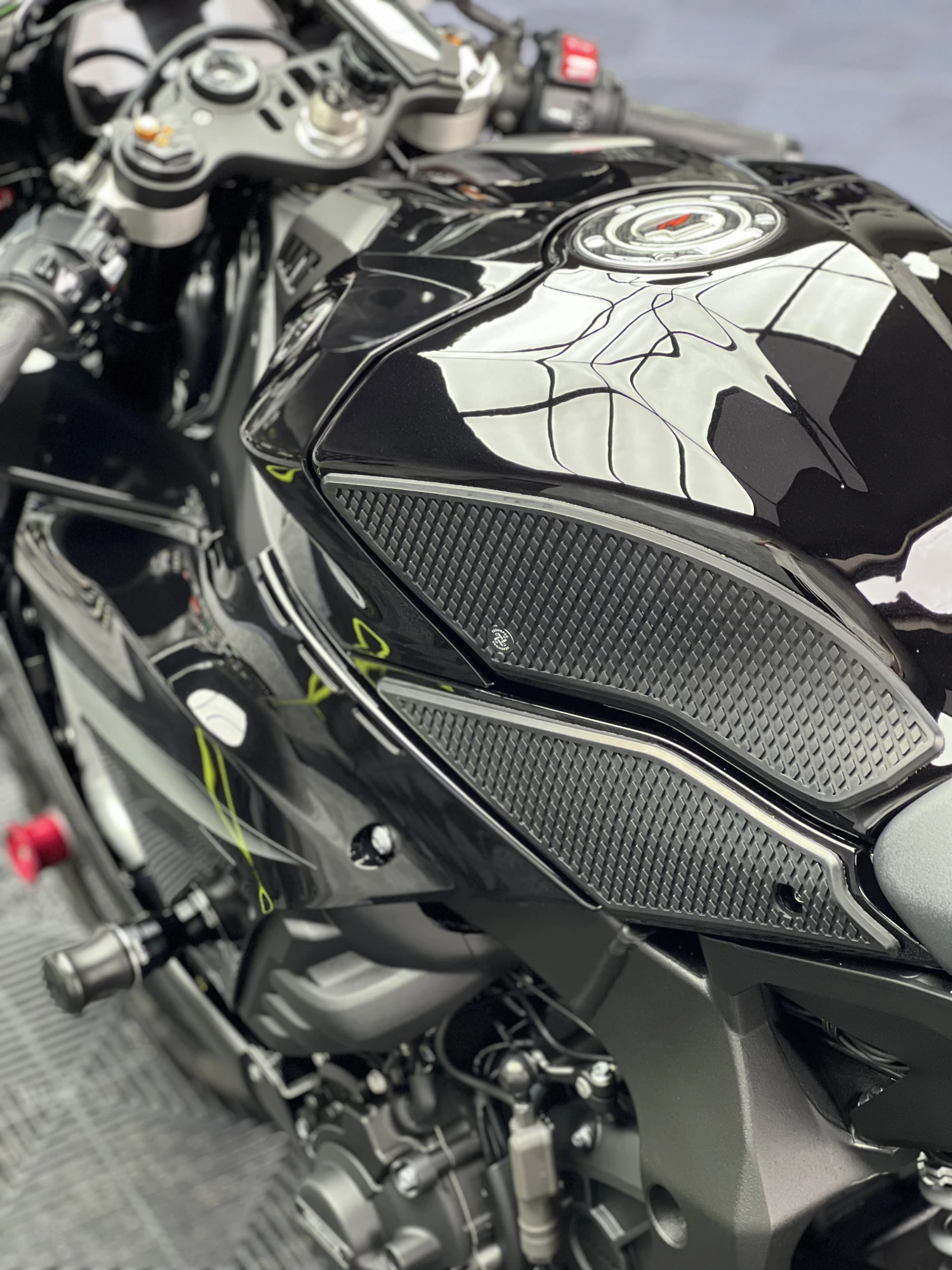 YZF R1 鍍膜施工