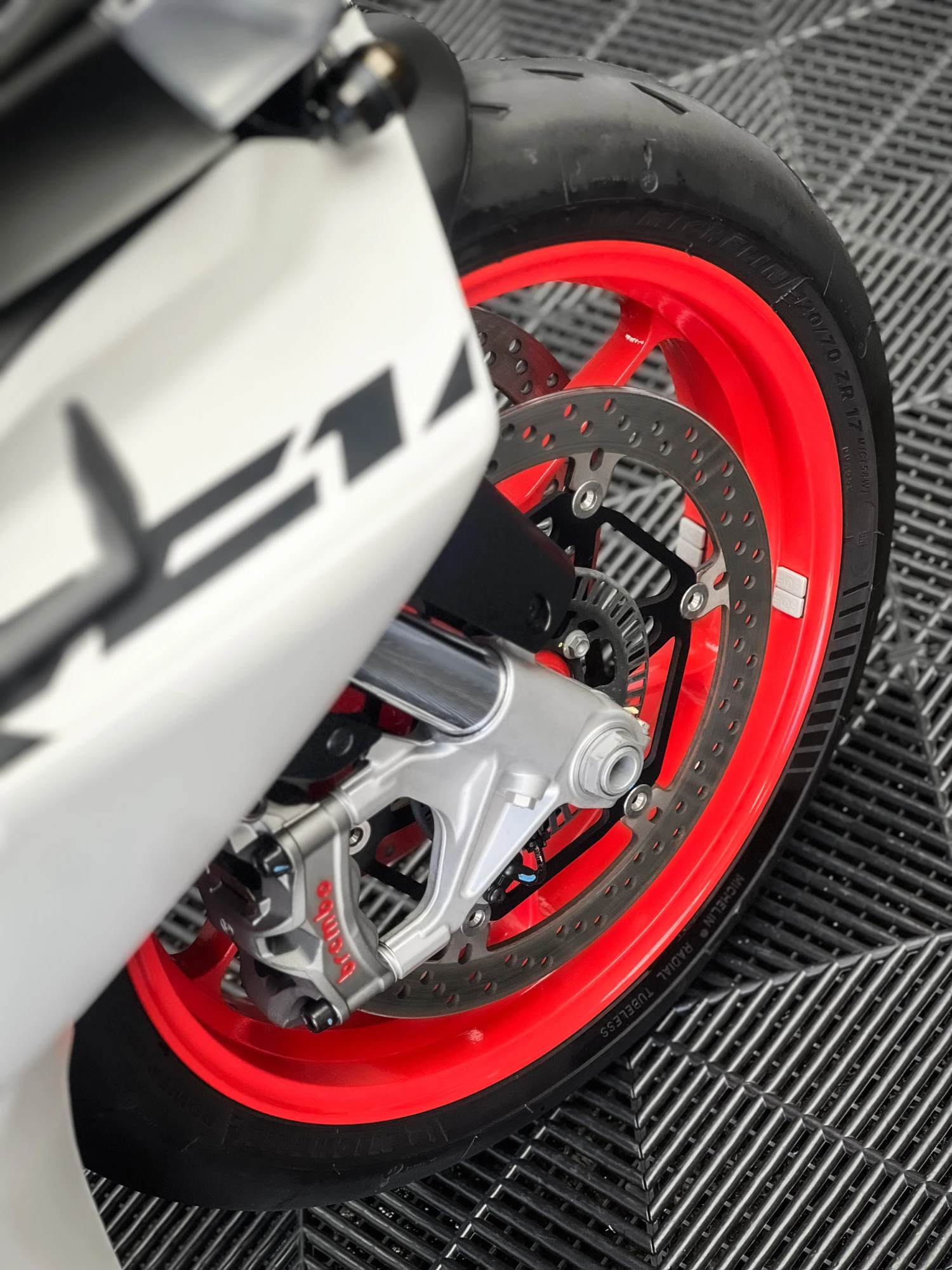 APRILIA RSV4 精緻護理