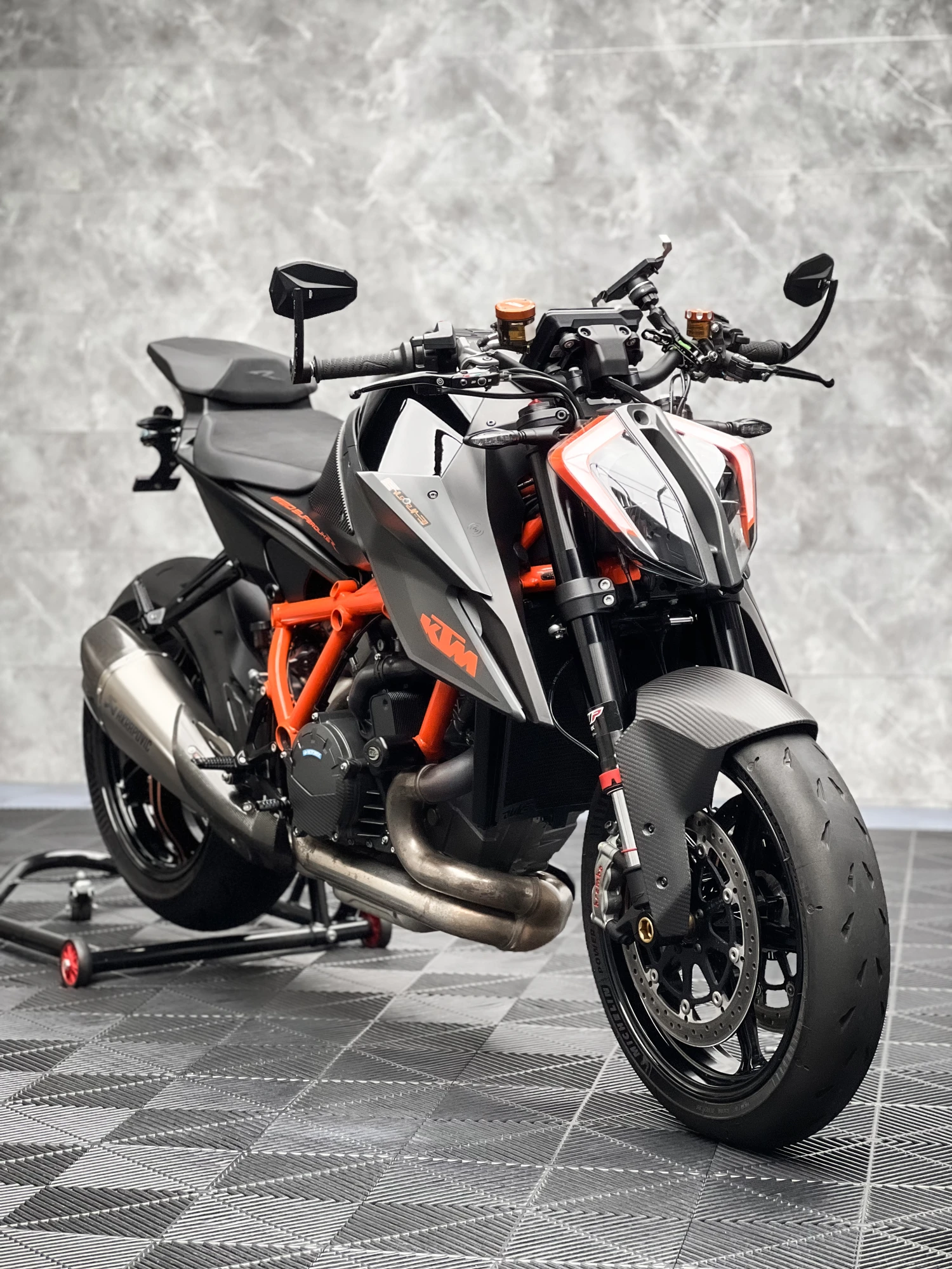 KTM 1290 SUPERDUKE R 鍍膜施工