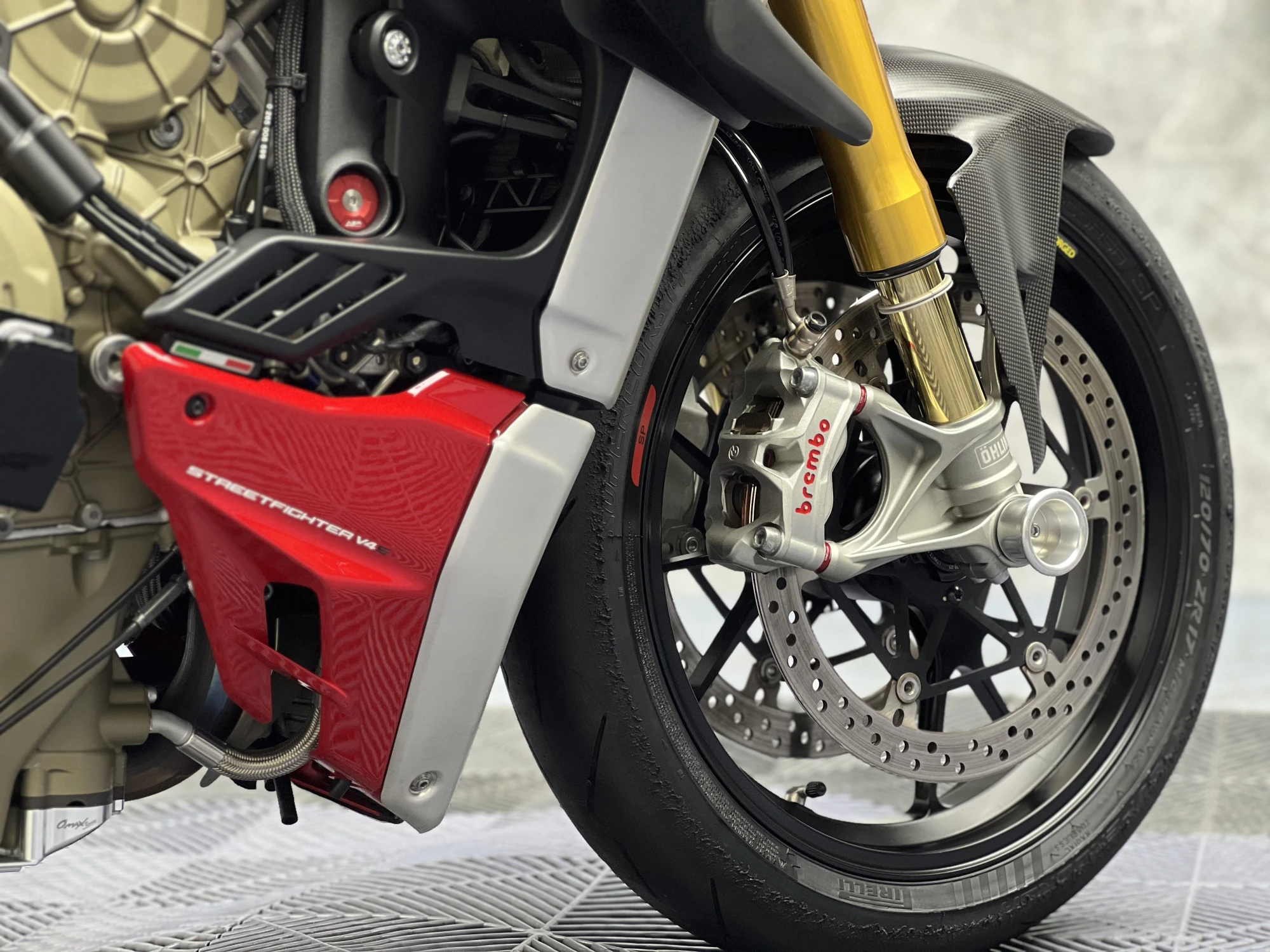 DUCATI STREET FIGHTER V4S 鍍膜施工