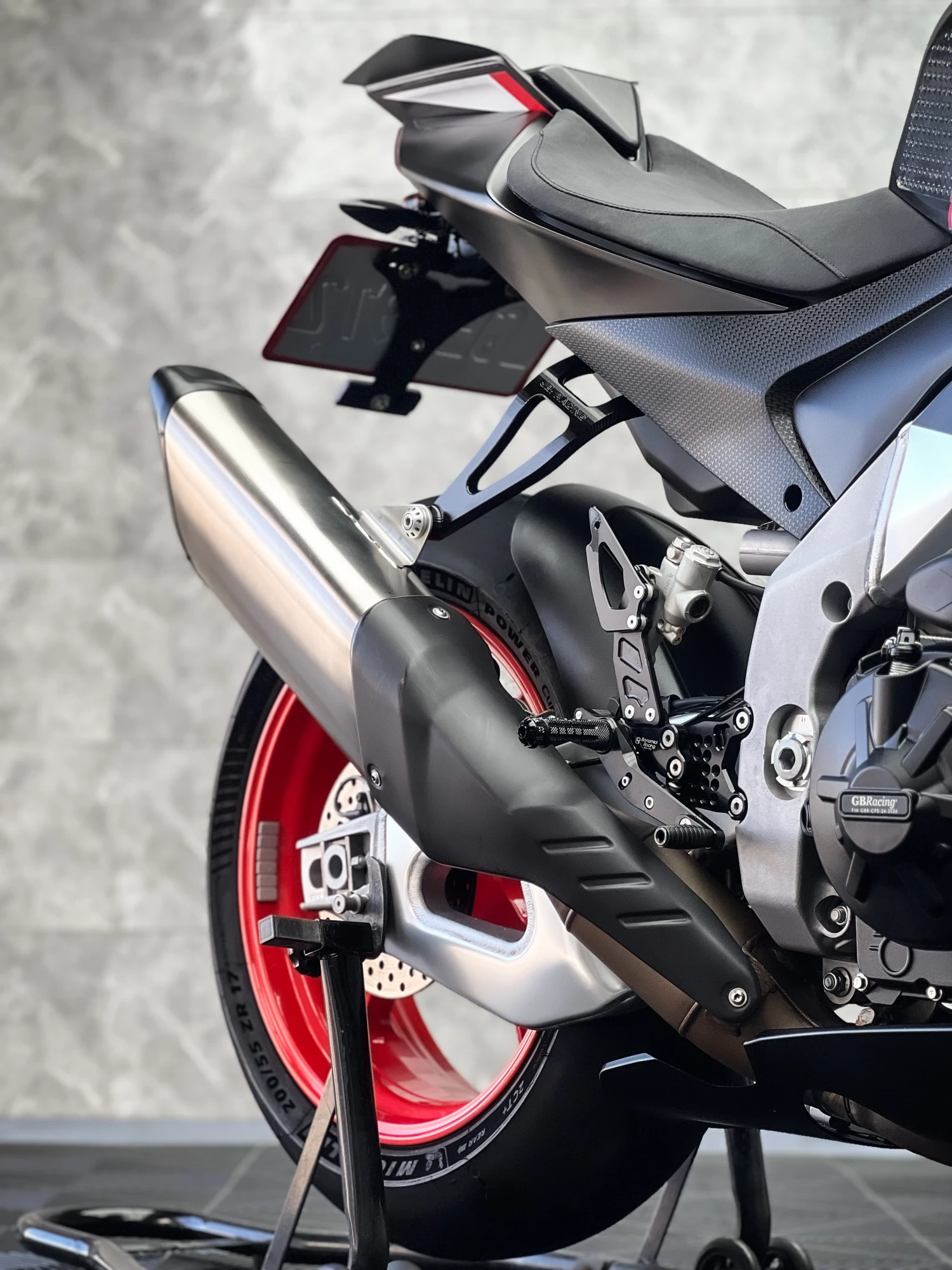 APRILIA RSV4 精緻護理