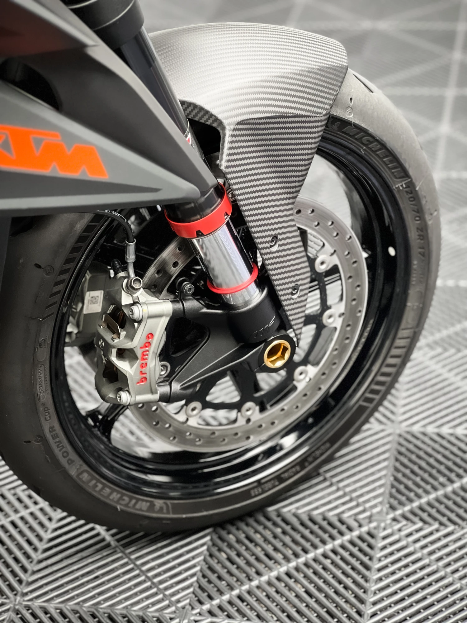 KTM 1290 SUPERDUKE R 鍍膜施工