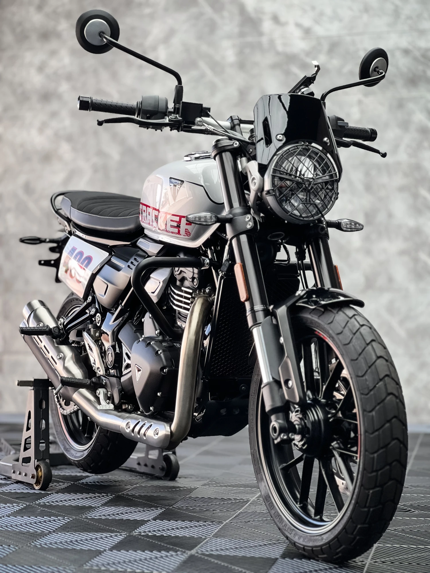 TRIUMPH TRACKER 400 鍍膜施工