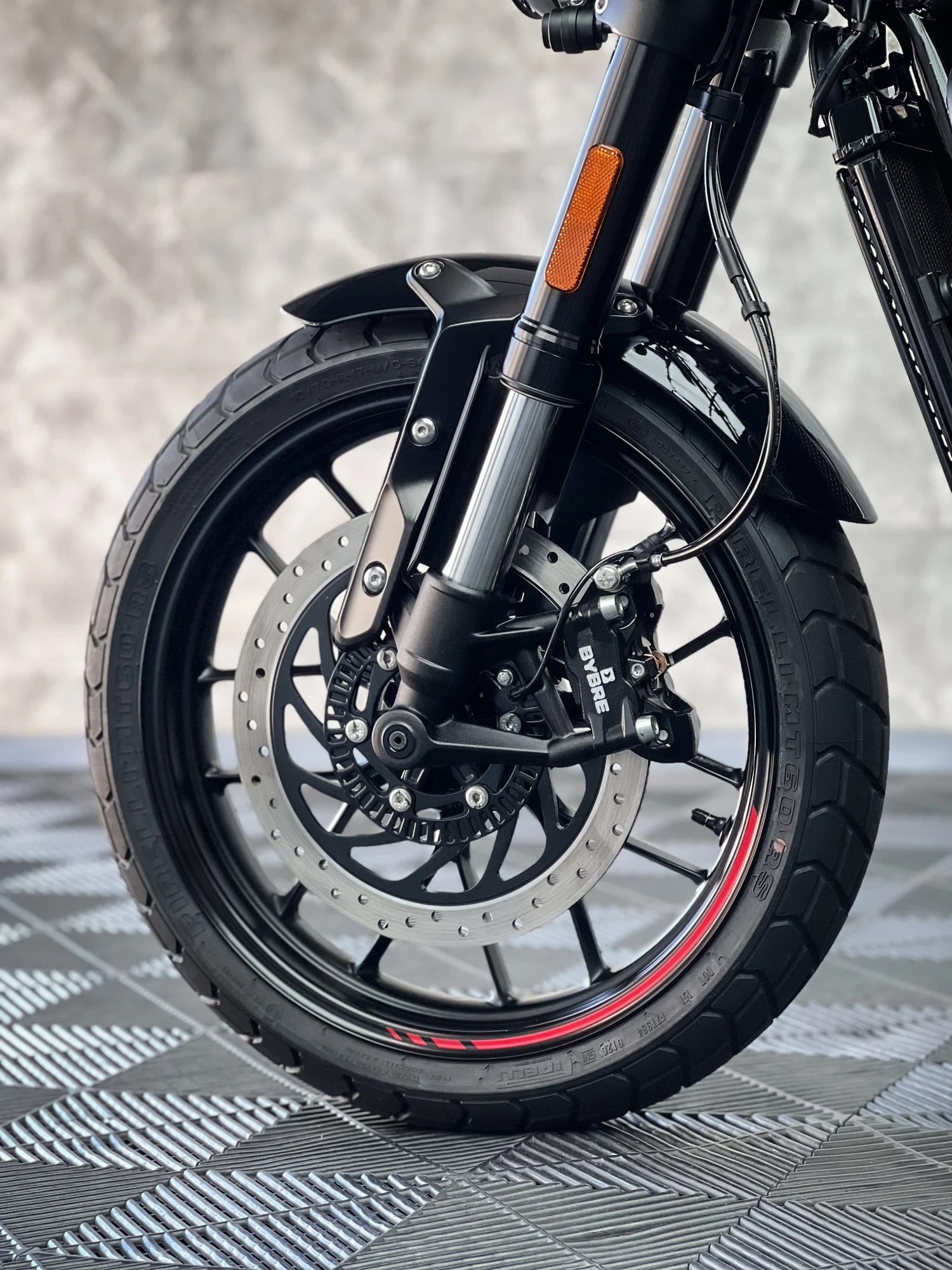 TRIUMPH TRACKER 400 鍍膜施工