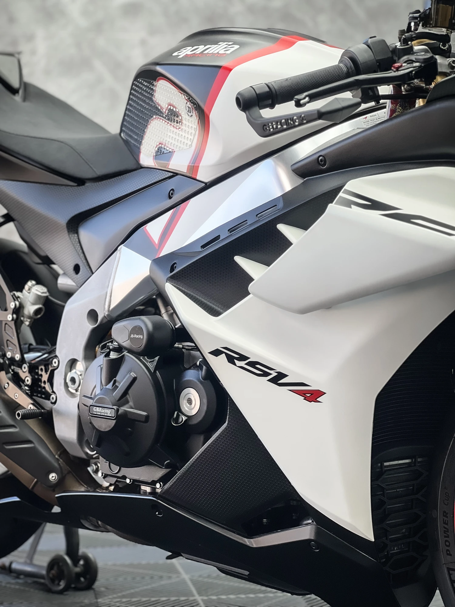 APRILIA RSV4 精緻護理