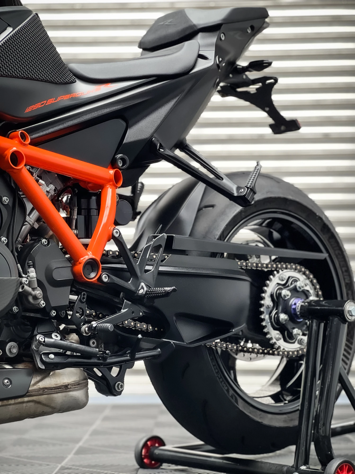 KTM 1290 SUPERDUKE R 鍍膜施工