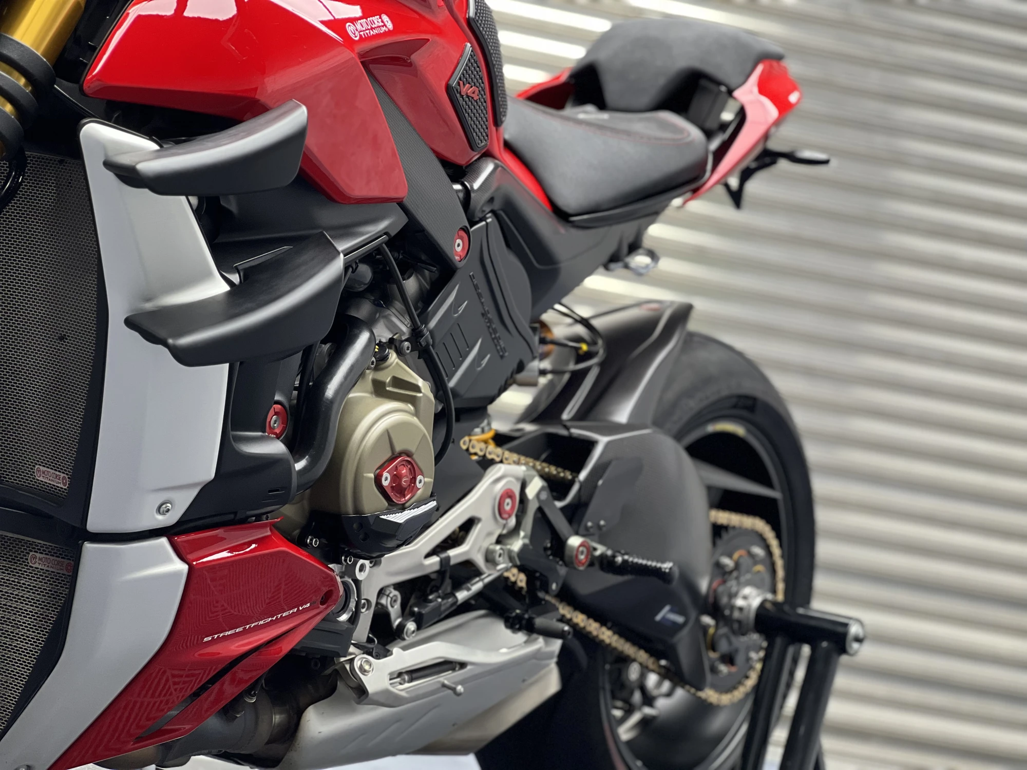 DUCATI STREET FIGHTER V4S 鍍膜施工