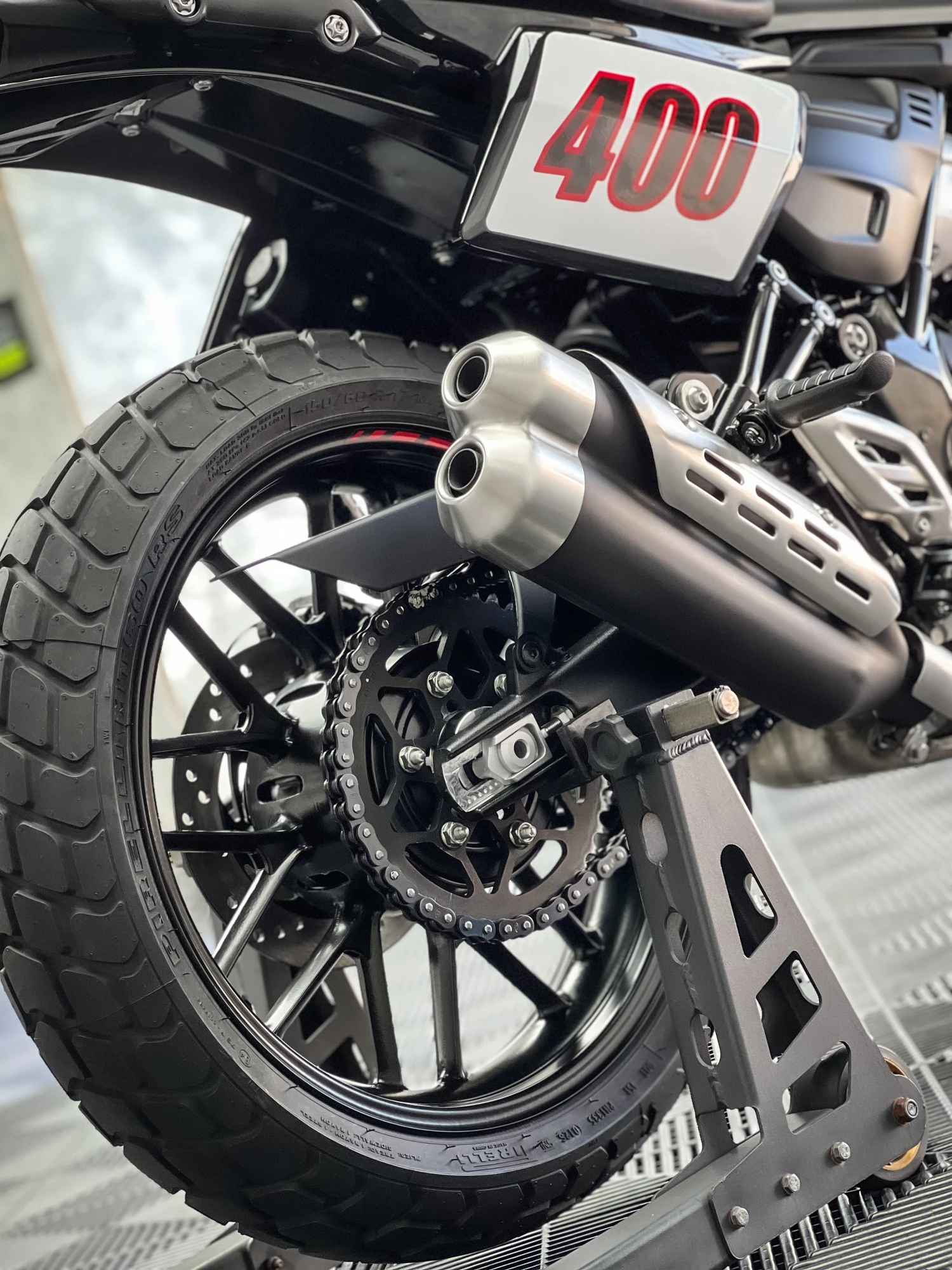 TRIUMPH TRACKER 400 鍍膜施工