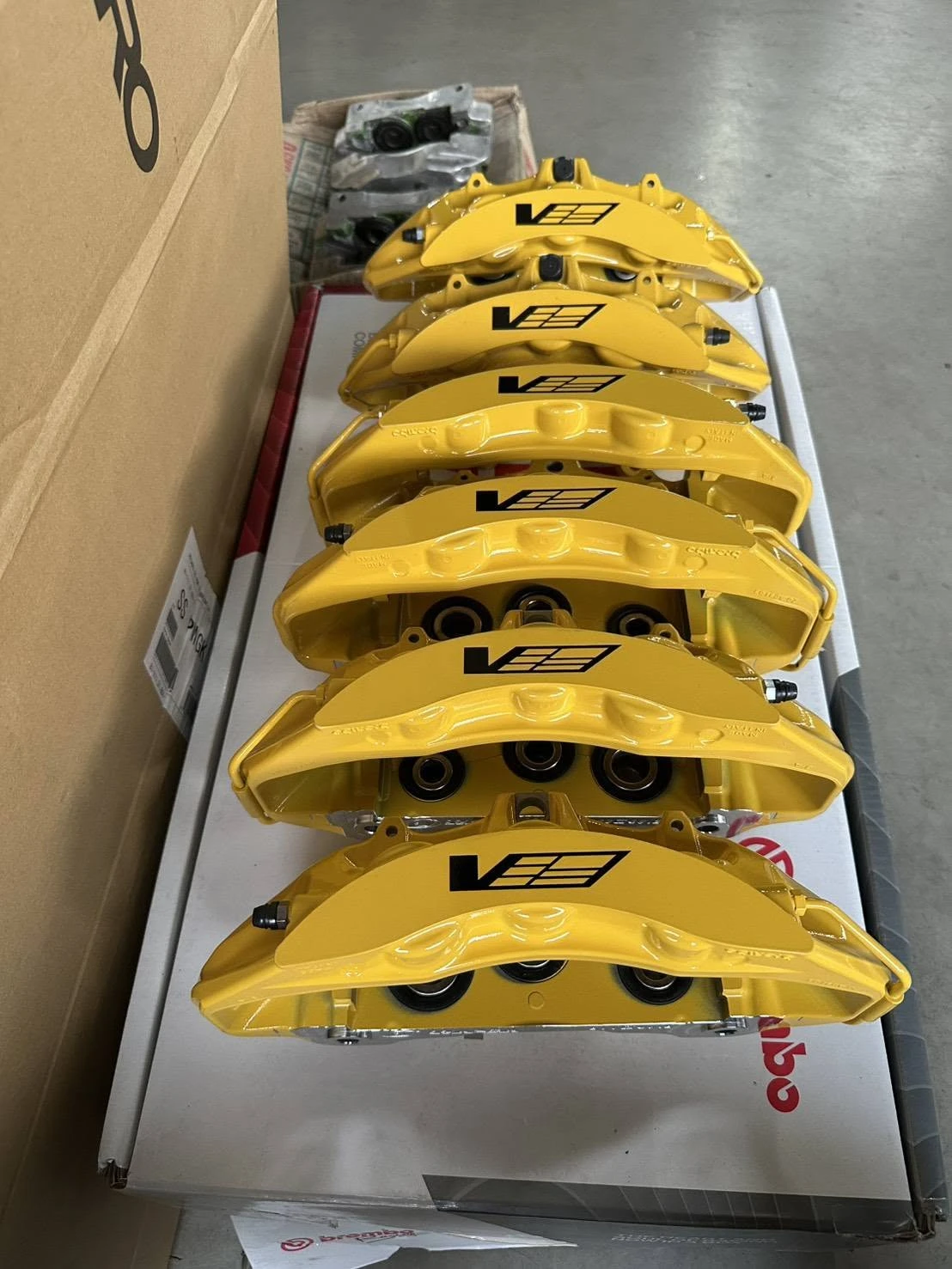 Brembo 多活塞卡鉗
