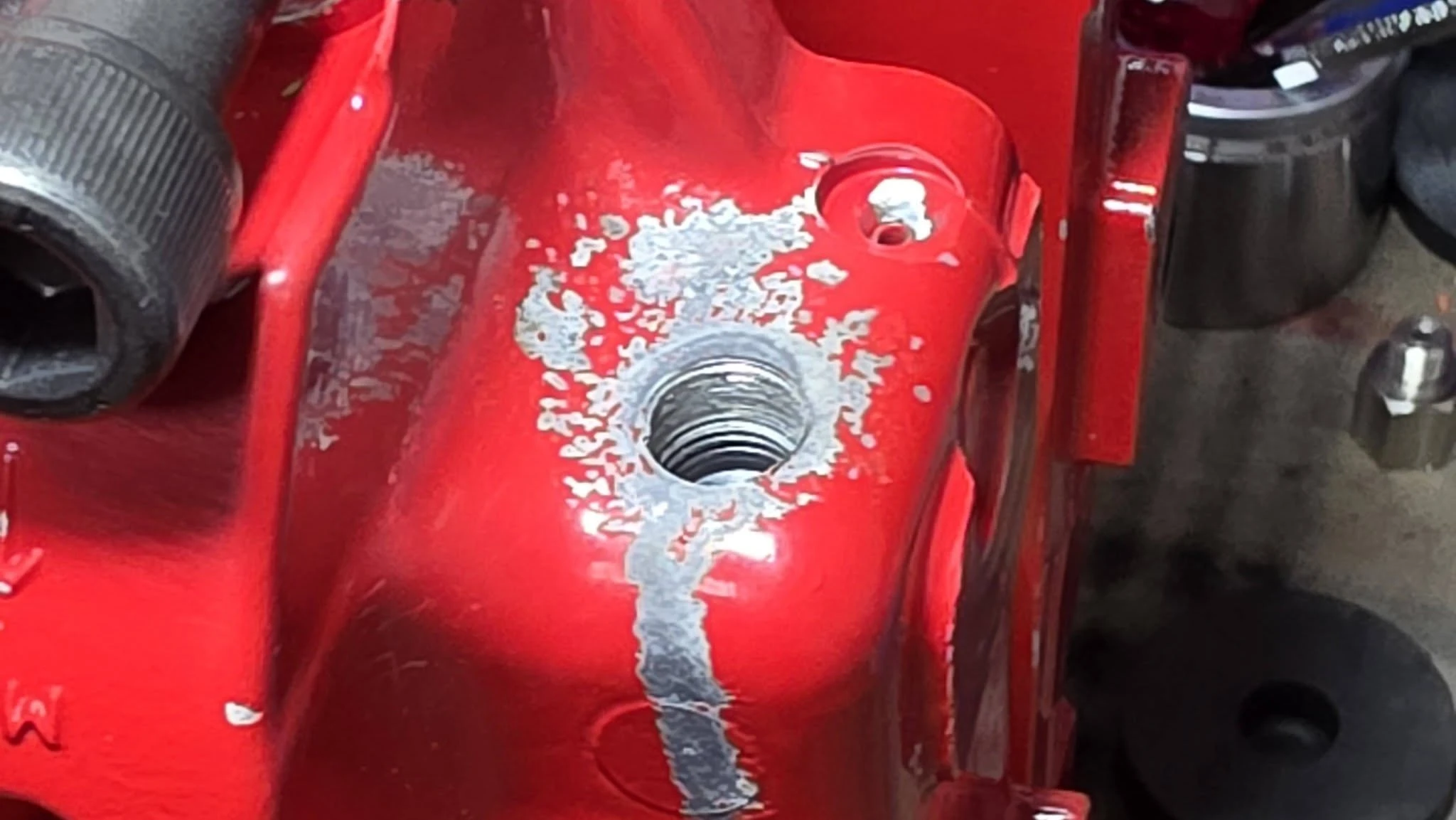 Brembo 18Z 六活塞卡鉗洩油孔崩牙維修