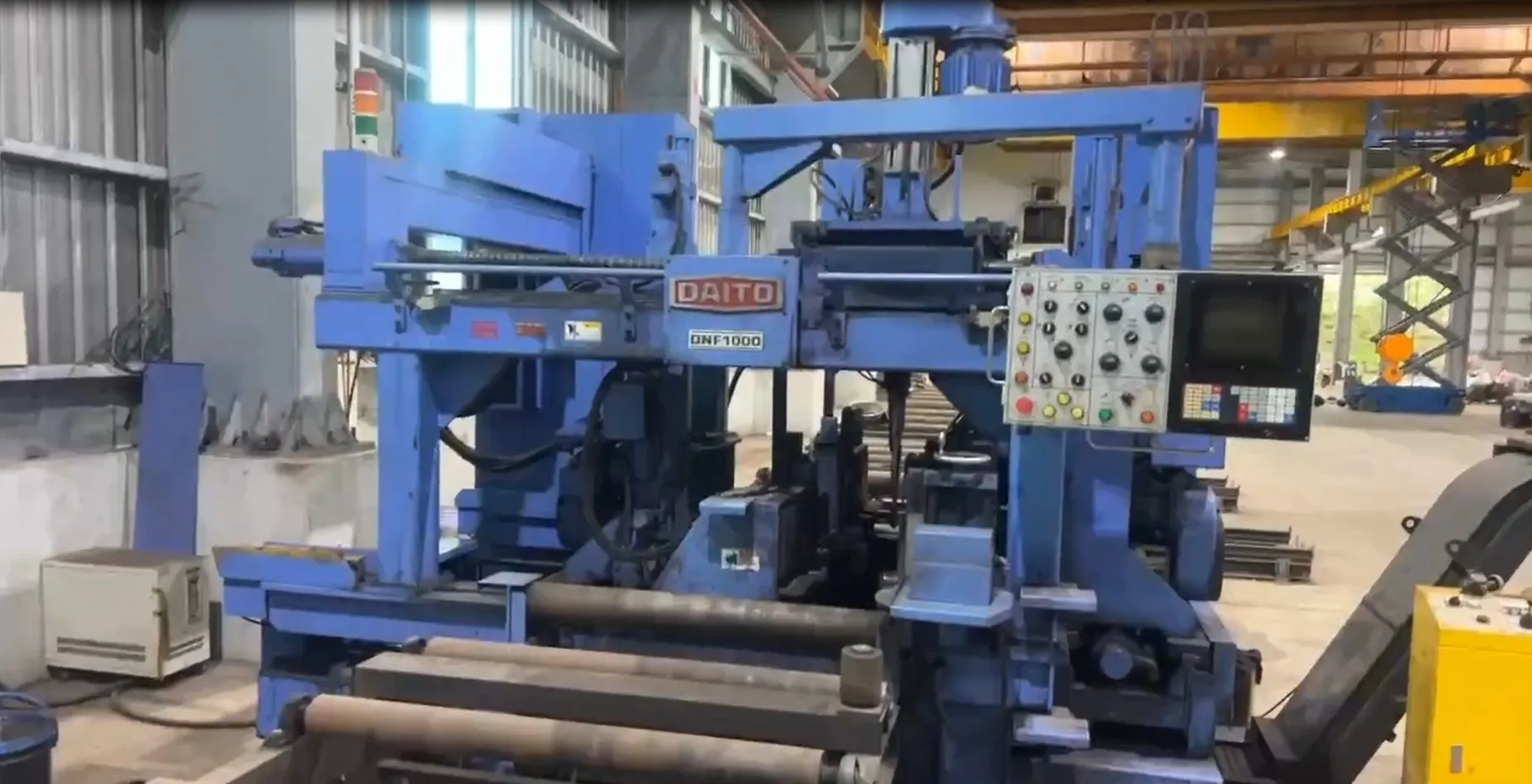 鋼構加工設備 1.Ｈ形鋼開先加工機 HQB-1055NW  2.DAITO 大東 型鋼鋸床 ST60 / 中古機械 / 台中中古機械