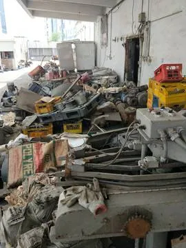 台灣AT廠房3000坪拆除作業