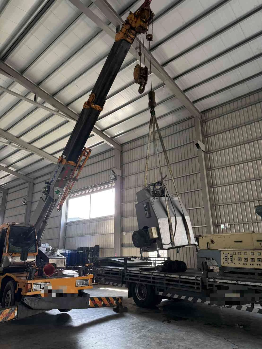 林口塑膠機械搬遷工程|設備拆解、運輸及吊卸