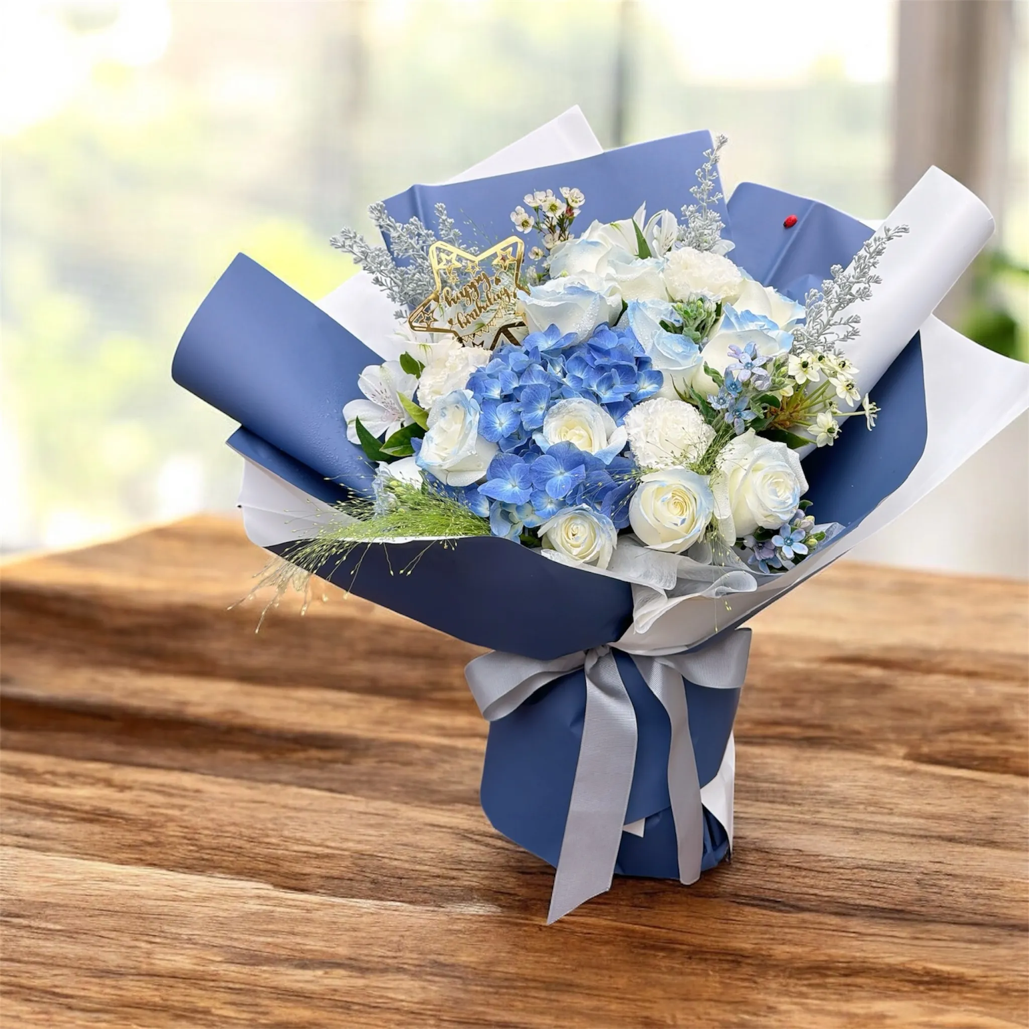 藍玫瑰璛球鮮花花束 FND2029