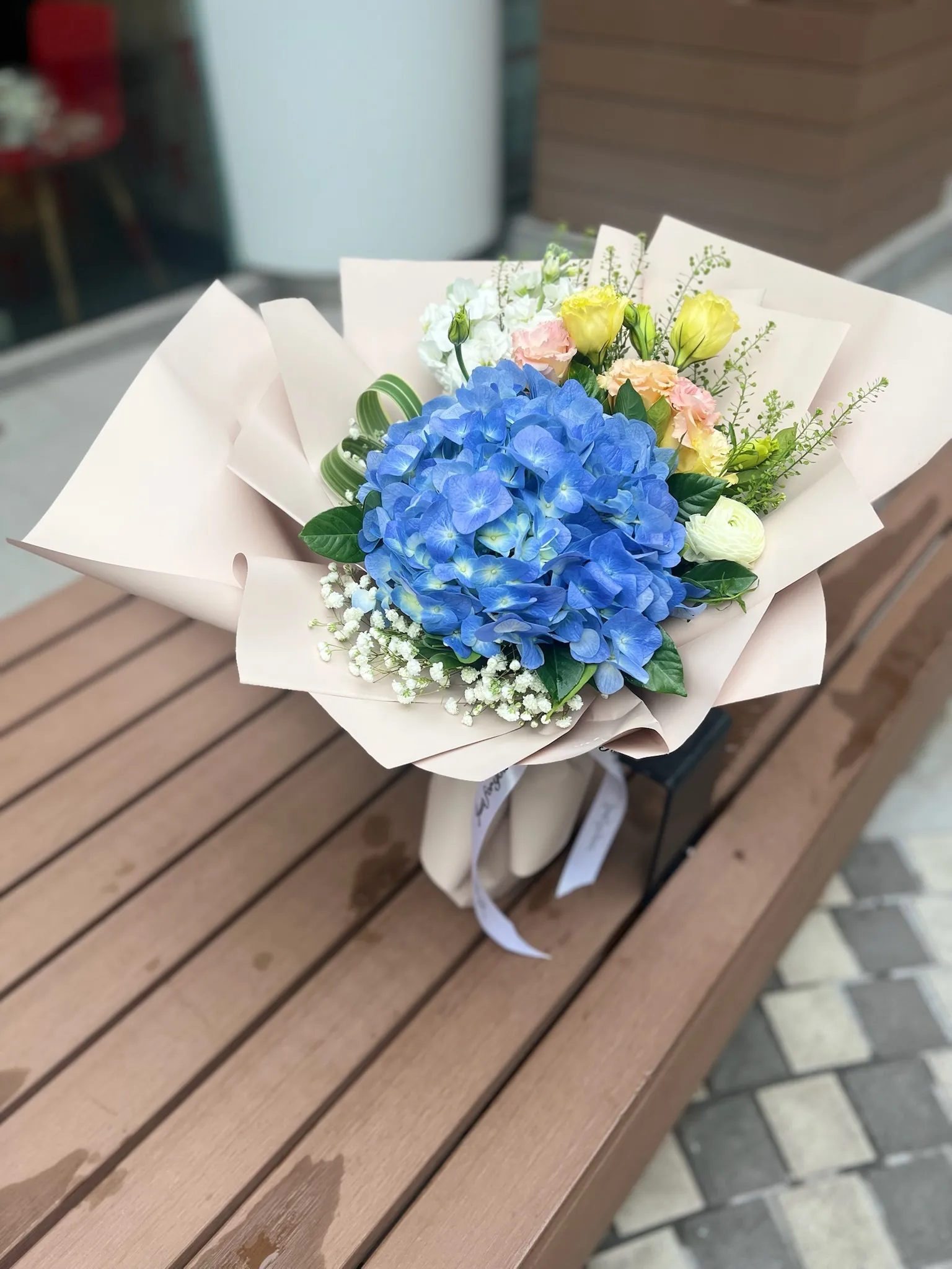 藍色璛球鮮花花束 FND2021