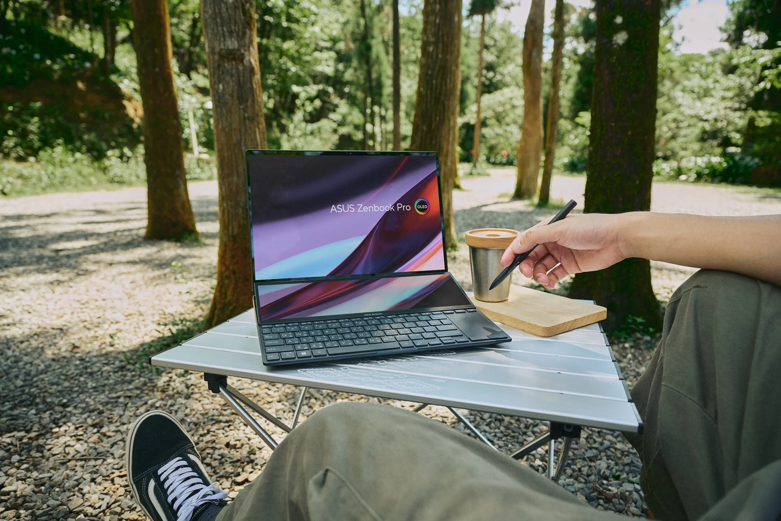 ASUS 遊牧辦公 筆電情境