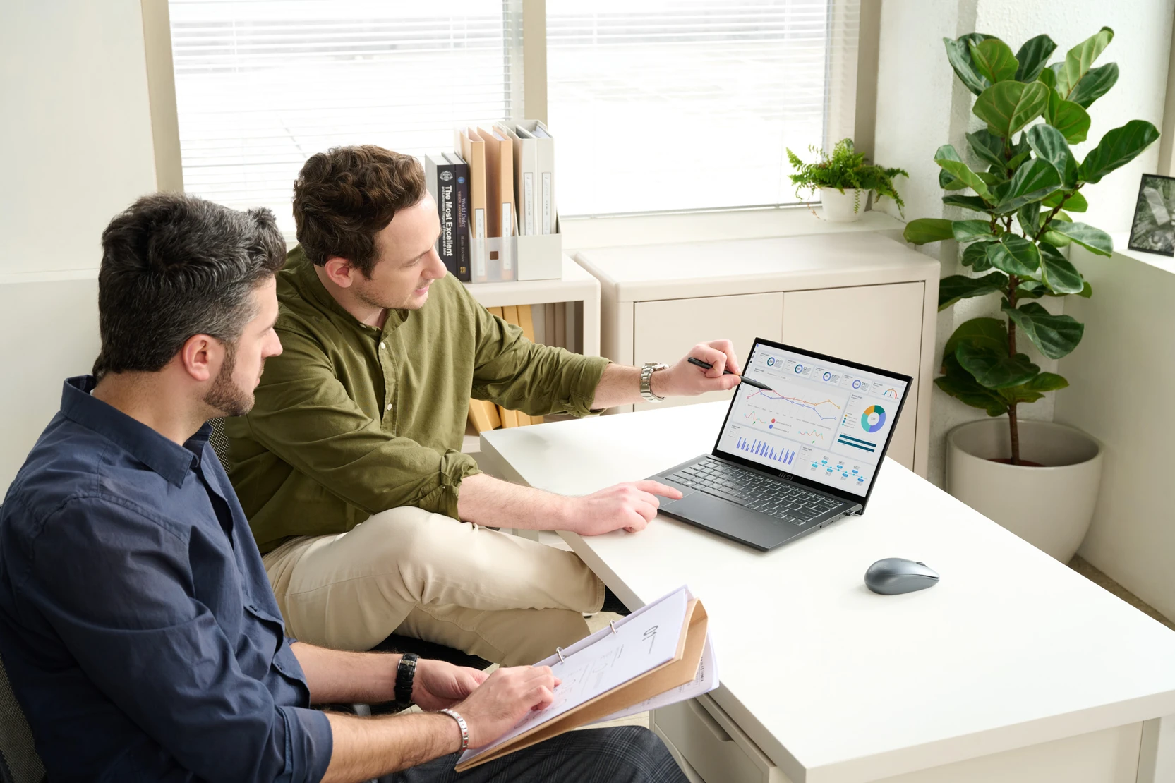 MSI商務系列筆電情境