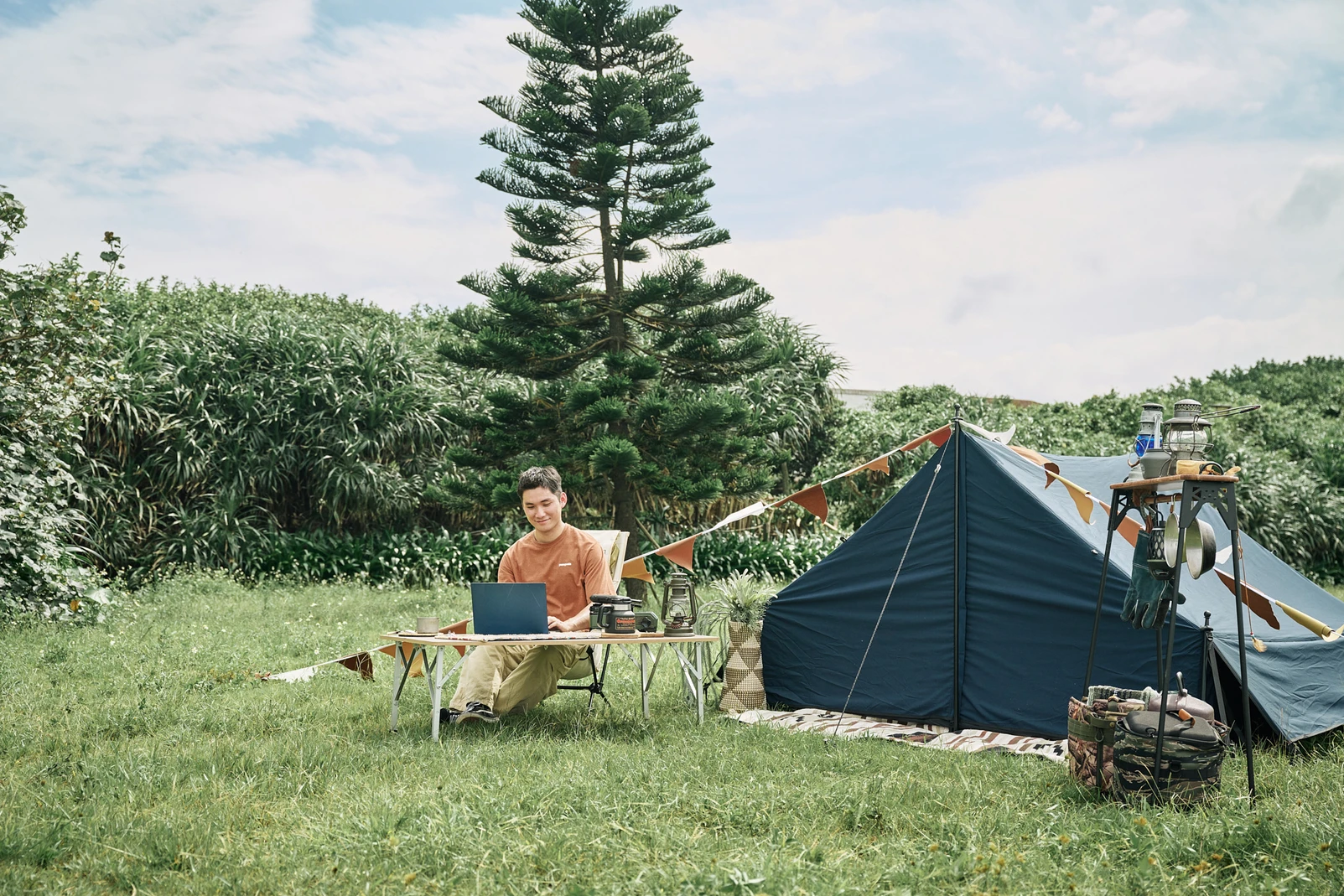 ASUS 遊牧辦公 筆電情境