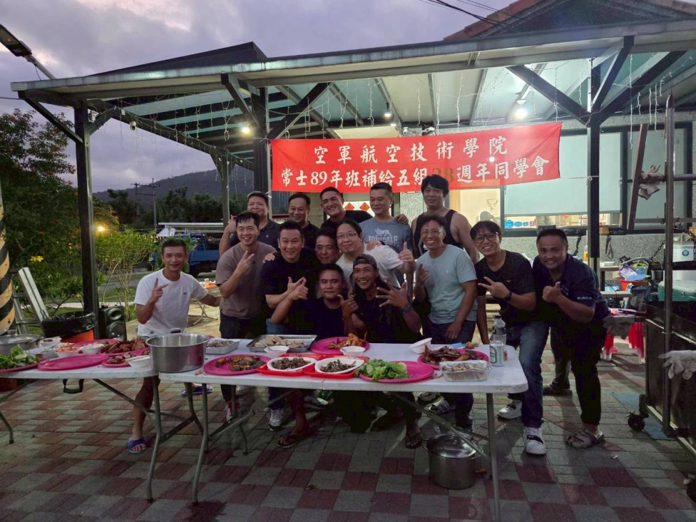 114.10.05天龍飯店客人訂購烤豬