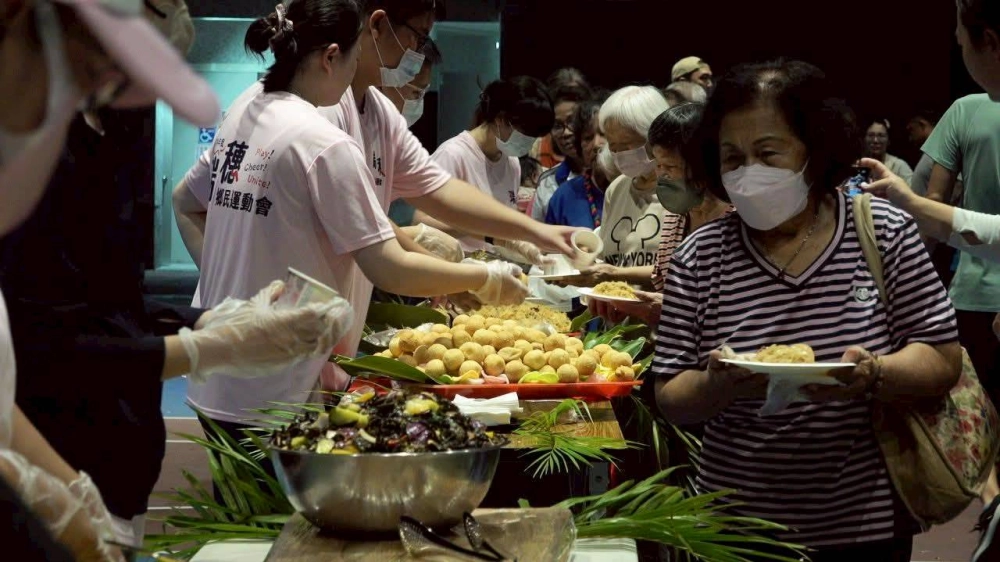114.10.05天龍飯店客人訂購烤豬