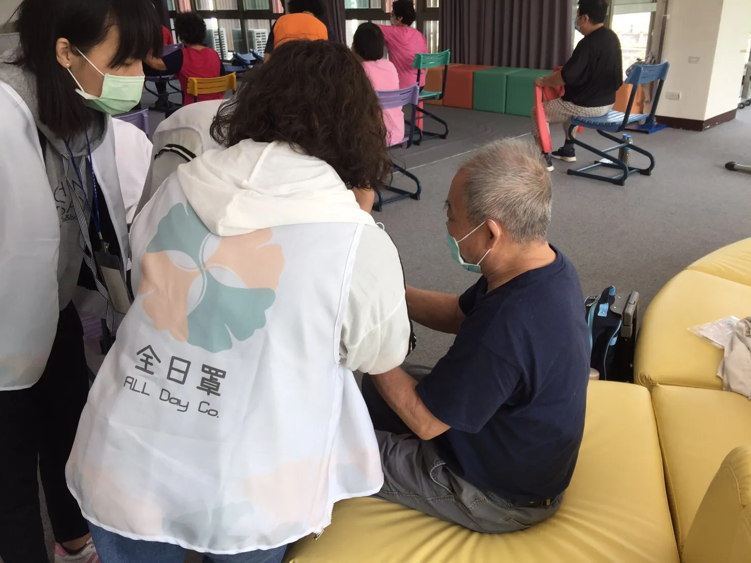 全日罩樂齡陪伴員 元培樂活學院實習服務實紀