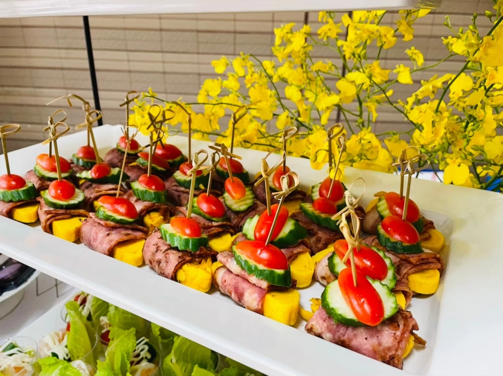 外燴 vs 餐廳：誰才是聚會最佳選擇？完整比較分析