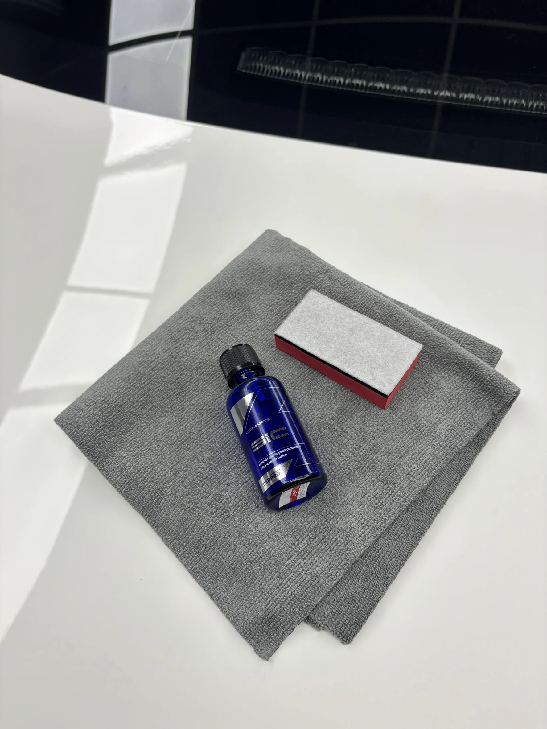 CarPro CQuartz SiC 鍍膜劑與施工海綿
