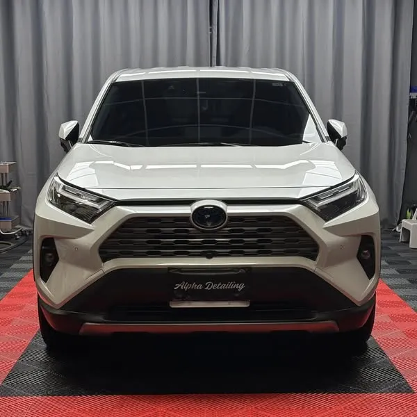 TOYOTA RAV4汽車打蠟